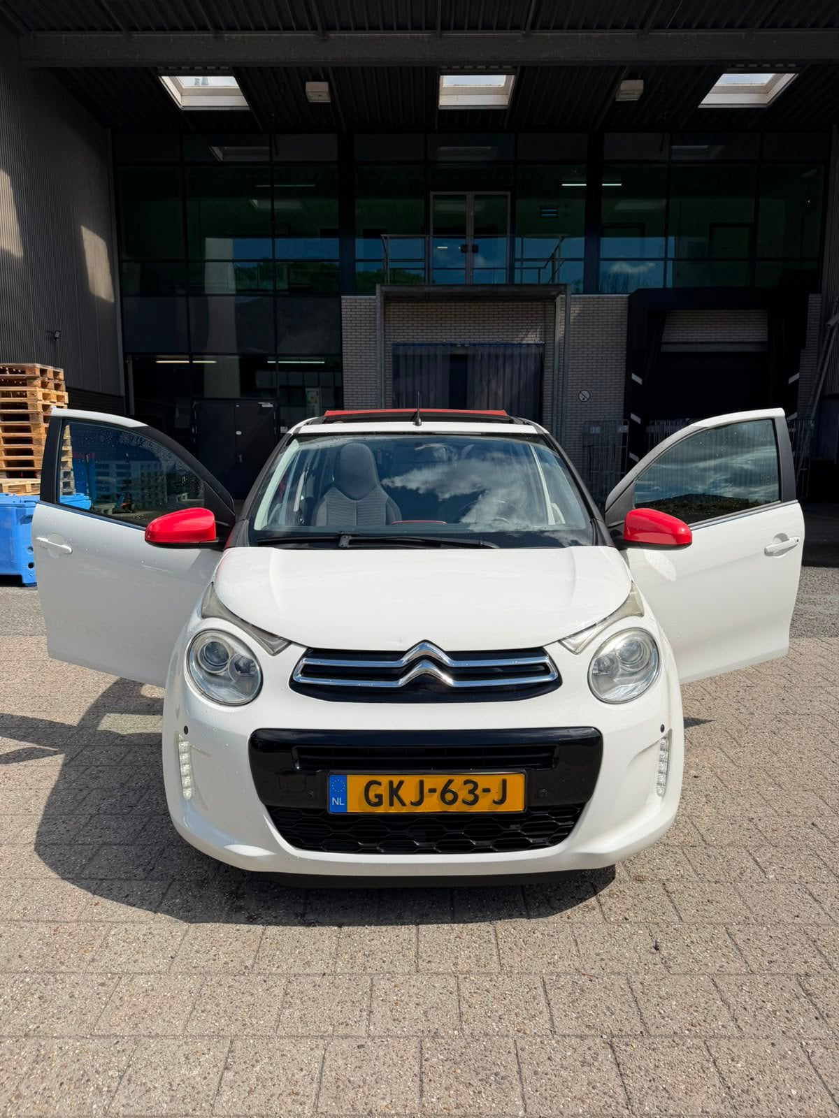 Citroën C1 1.2 VTI 82 5-DRS 2015 Wit Cabrio, Voorwielaandrijving, Stof, Euro 6, 1199 cc