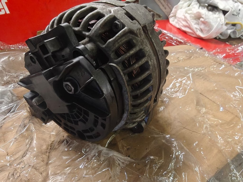 Dynamo voor Volvo XC 90 modeljaar 2008, Ophalen of Verzenden, Gebruikt, Volvo