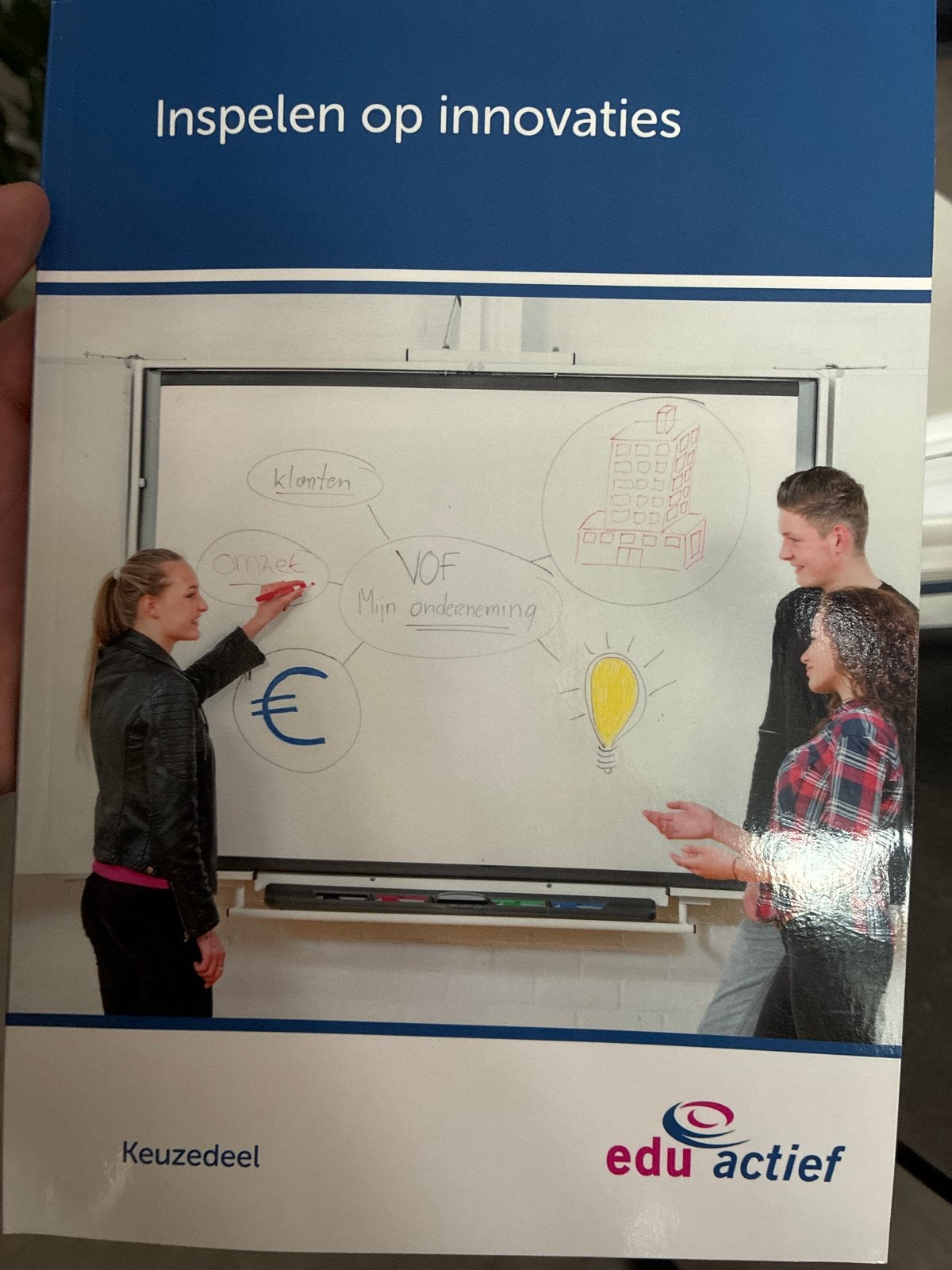Boek: Inspelen op innovaties - Keuzedeel Edu Actief, Ophalen of Verzenden, Zo goed als nieuw, MBO