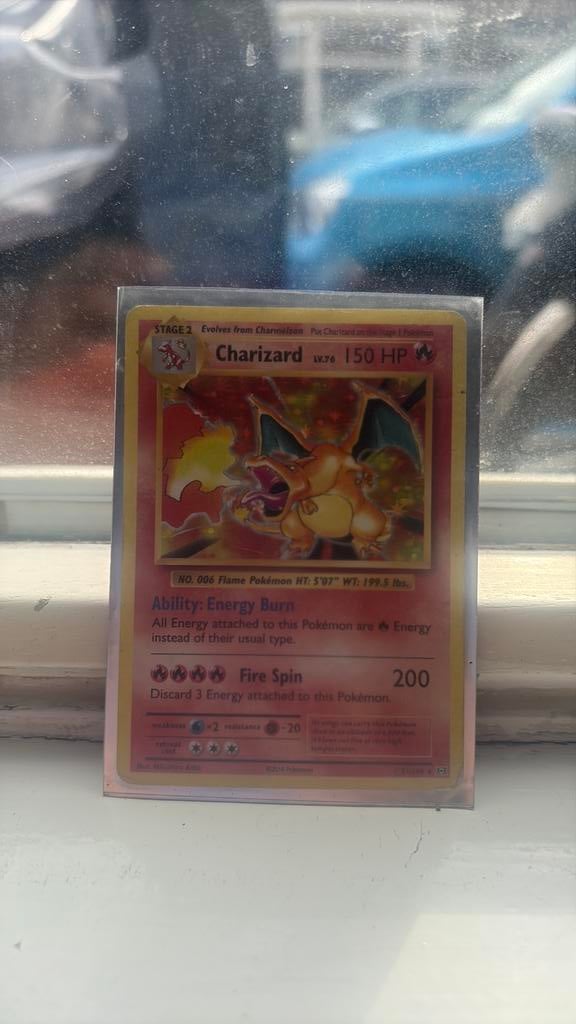 Pokemon kaart charizard 2016, Hobby en Vrije tijd, Verzamelkaartspellen | Pokémon, Ophalen of Verzenden, Zo goed als nieuw