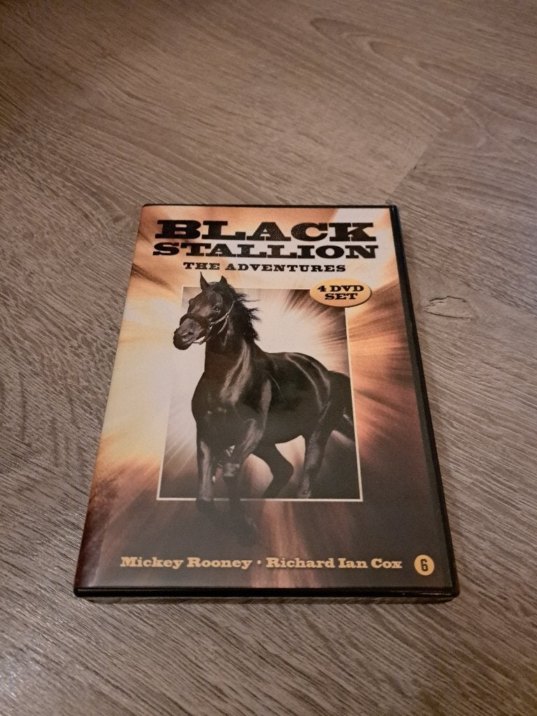 Dvd de black stallion the adventures 4 dvd set Alles afspel, Alle leeftijden, Ophalen of Verzenden, Gebruikt
