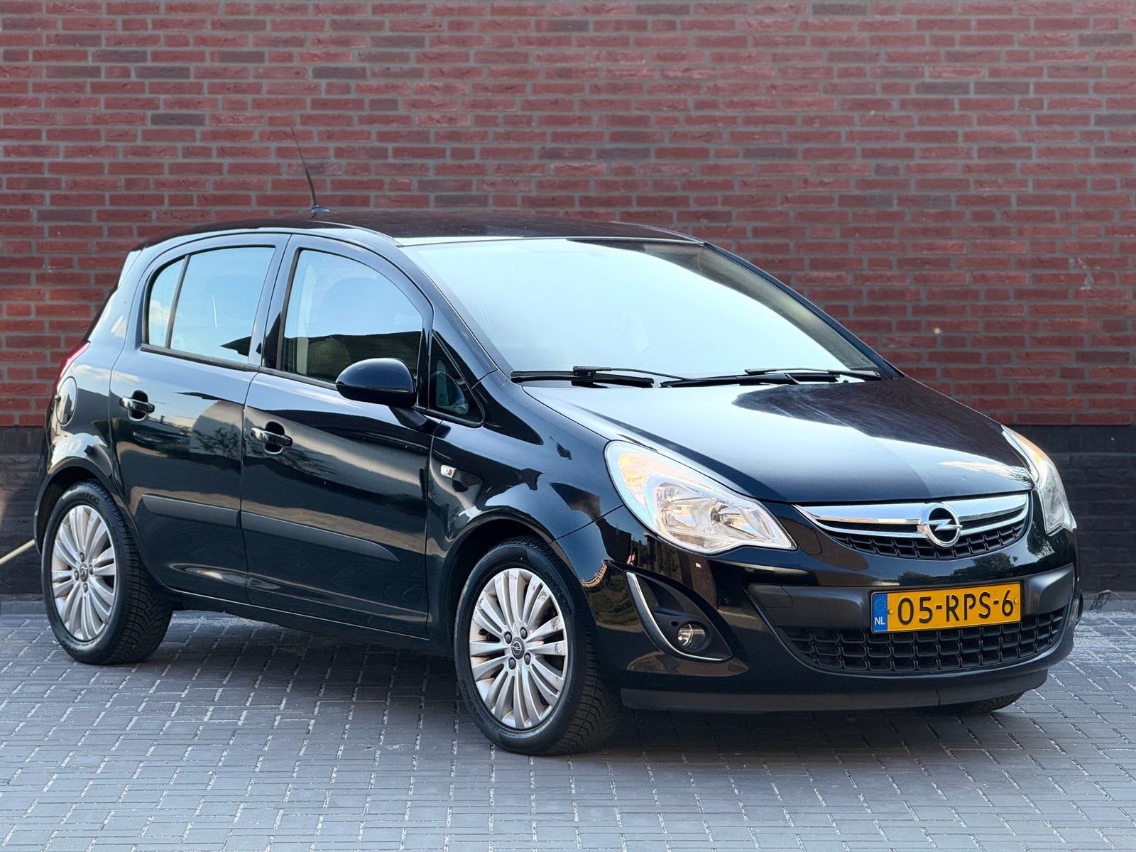 Opel Corsa1.4 16V Edition101pk ,Cruise,Lmv,Navi,Nap,Trekhaak, Auto's, Voorwielaandrijving, Navigatiesysteem, 1063 kg, 1398 cc