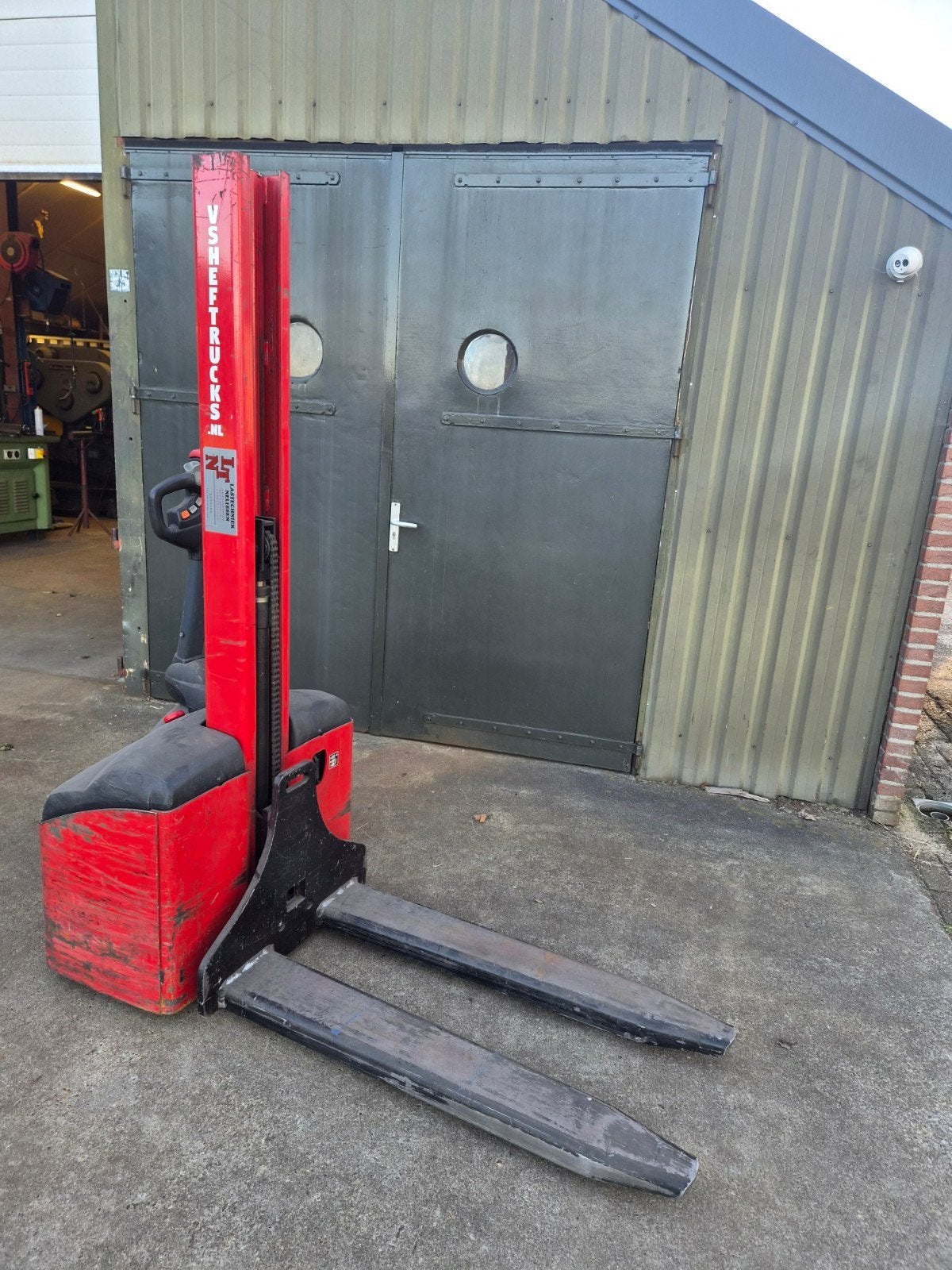 Elektrische Stapelaar - Perfect voor magazijnwerk, Ophalen, Stapelaar, Vermeer Trucks, 1000 tot 2000 kg