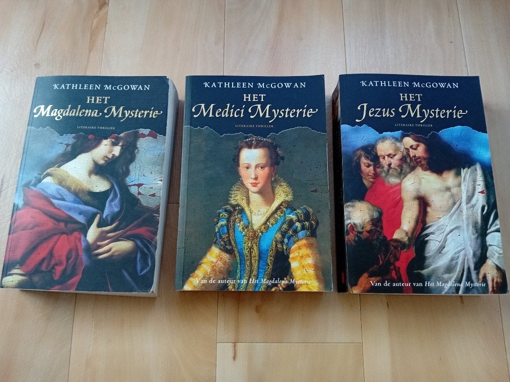 Kathleen McGowan - Het Magdalena, Medici & Jezus Mysterie., Gelezen, Ophalen of Verzenden, Kathleen McGowan, Nederland