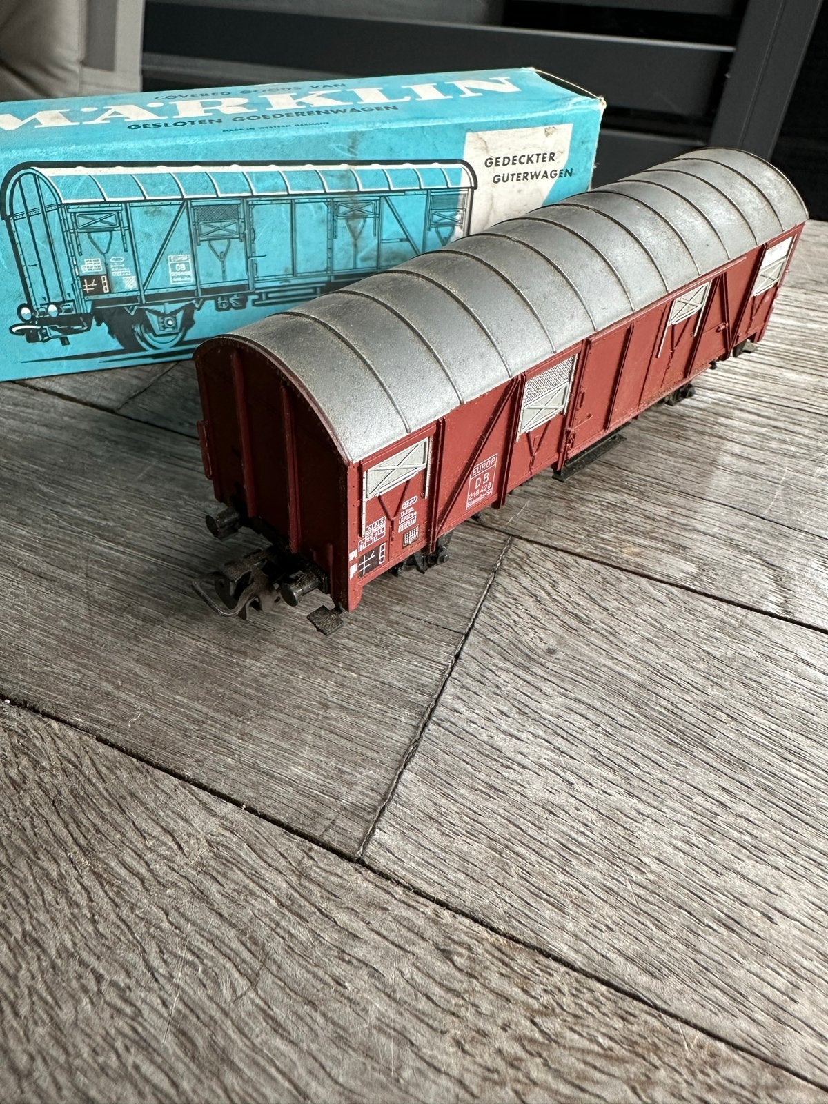 Märklin Gesloten Goederenwagon met originele doos, Wisselstroom, Gebruikt, Wagon, Ophalen of Verzenden