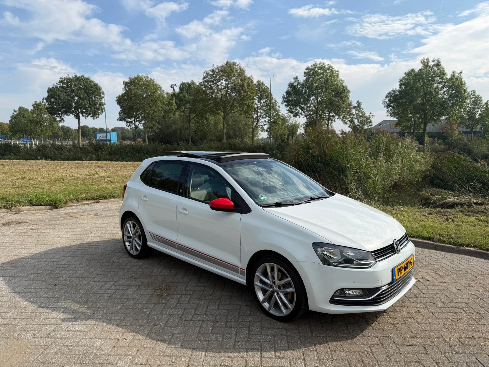Volkswagen Polo 1.0 TSI DSG 2017 Wit, 40 €/maand, Panoramadak, Polo, Hatchback