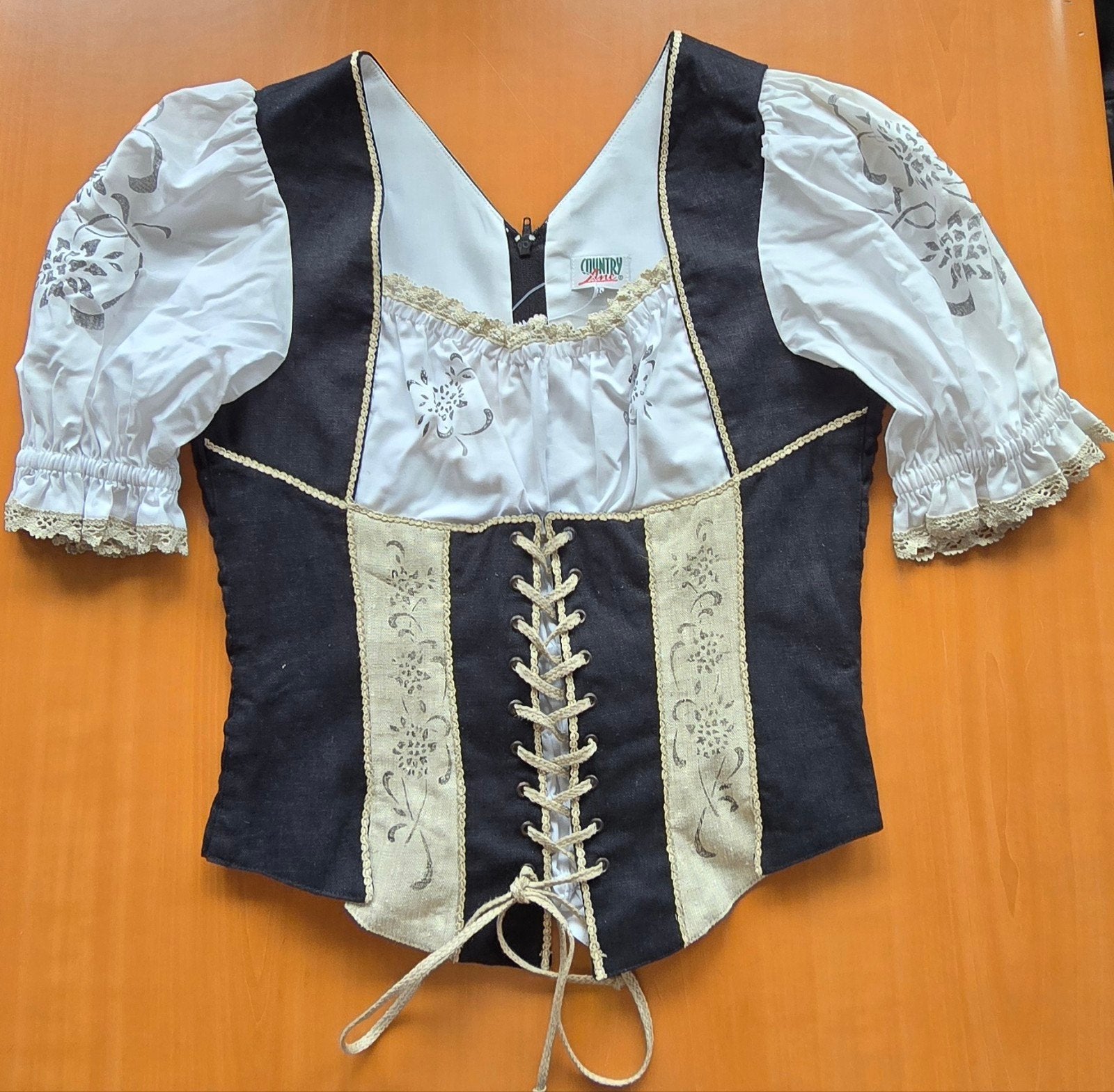Prachtige nieuwe, ongedragen Oktoberfest/Trachten damestop, Kleding | Dames, Carnavalskleding en Feestkleding, Maat 42/44 (L)