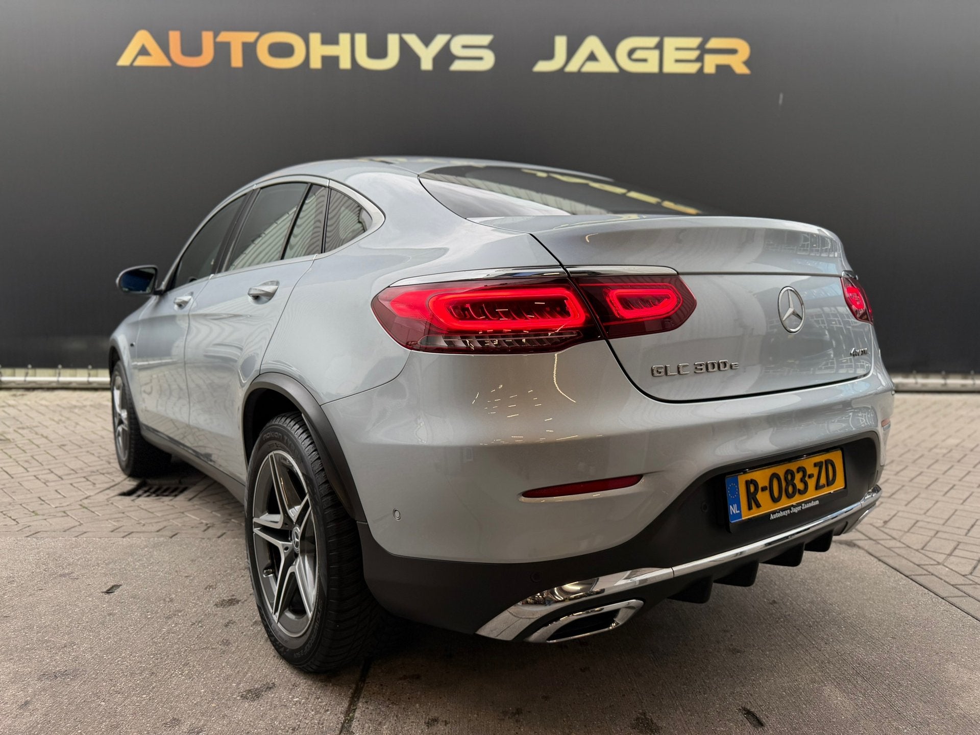 Mercedes-Benz GLC-klasse Coupé 300e 4MATIC AMG Pano Carplay, Auto's, Automaat, Gebruikt, 4 cilinders, 2000 kg