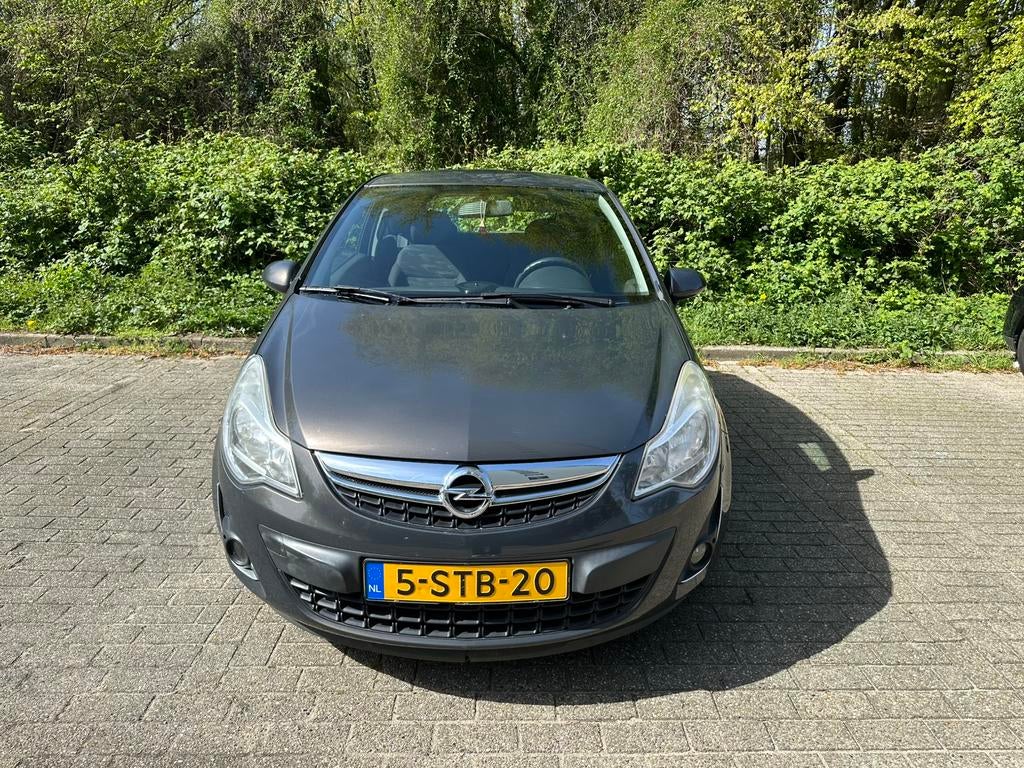 Opel Corsa 1.2 16V 3D 2013 Grijs, Auto's, Opel, Voorwielaandrijving, 40 €/maand, Euro 6, 4 cilinders