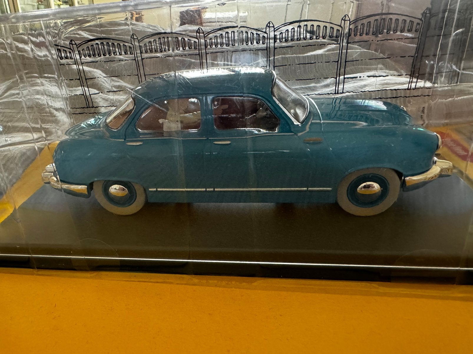 Kuufje auto 1:24 de panhard dyna Cokes in voorraad nr 30, Verzamelen, Ophalen of Verzenden, Kuifje, Nieuw, Beeldje of Figuurtje