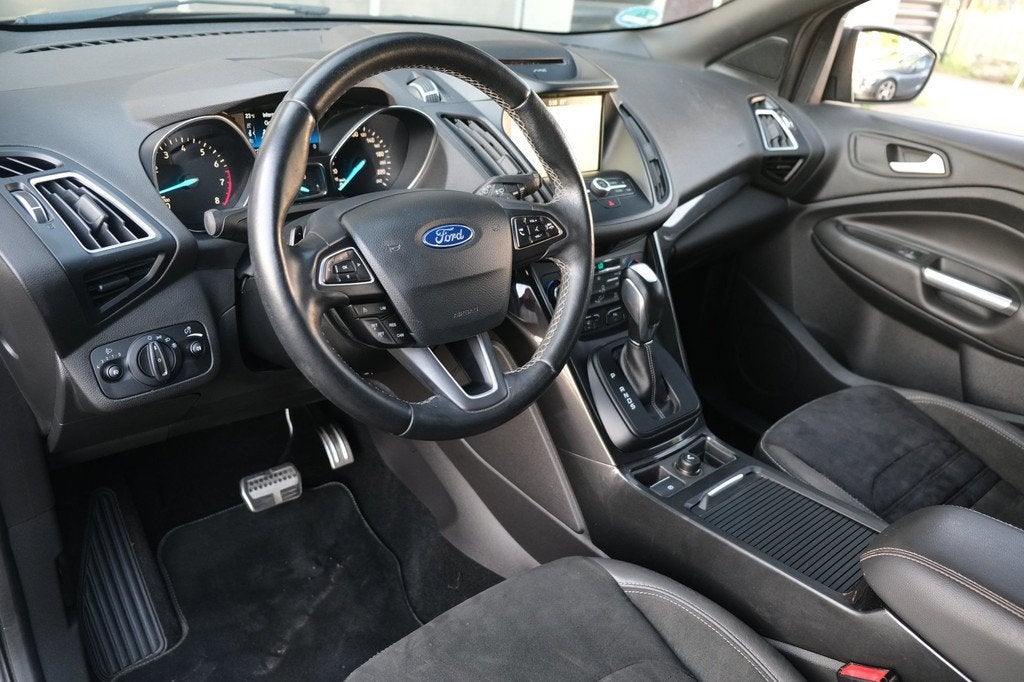 Ford Kuga 1.5 EcoBoost ST Line AUT Navi Xenon Leder Pdc Cam, Automaat, Zwart, 4 cilinders, Bi-Xenon koplampen