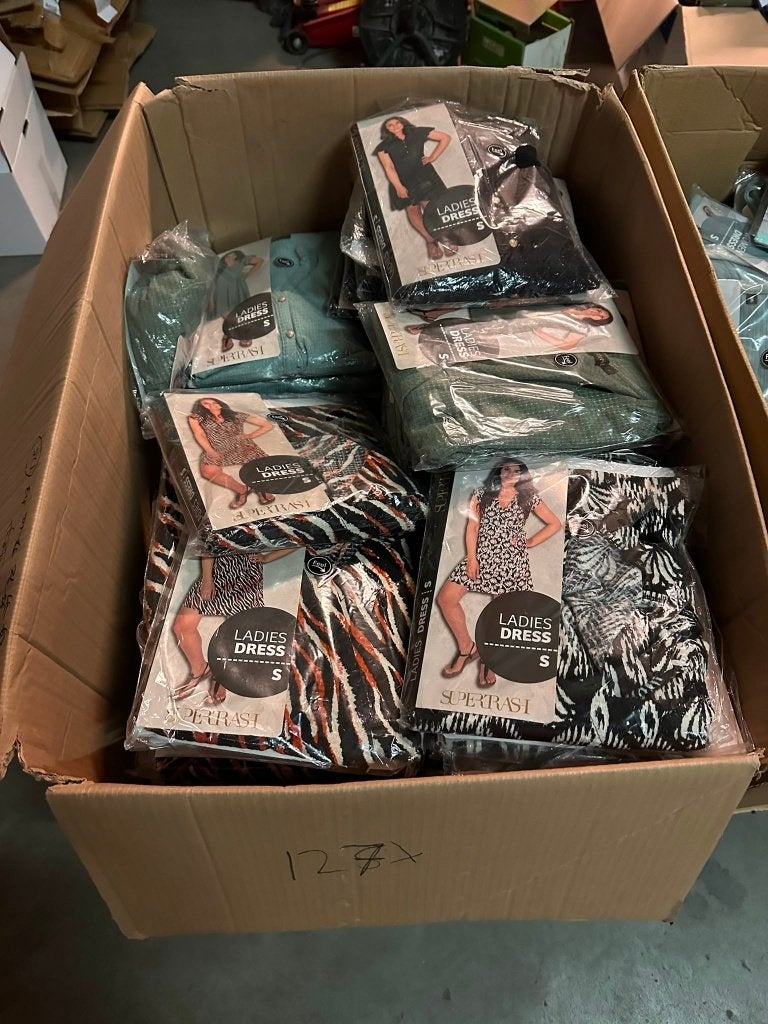 Partij van 127 stuks nieuwe Supertrash dames jurken., Kleding | Dames, Jurken, Ophalen, Nieuw, Maat 38/40 (M), Boven de knie