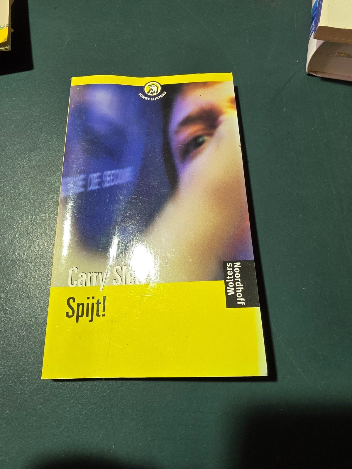 Carry Slee - Spijt! (Jonge Lijsters), Boeken, Ophalen of Verzenden, Gelezen, Carry Slee, Nederland