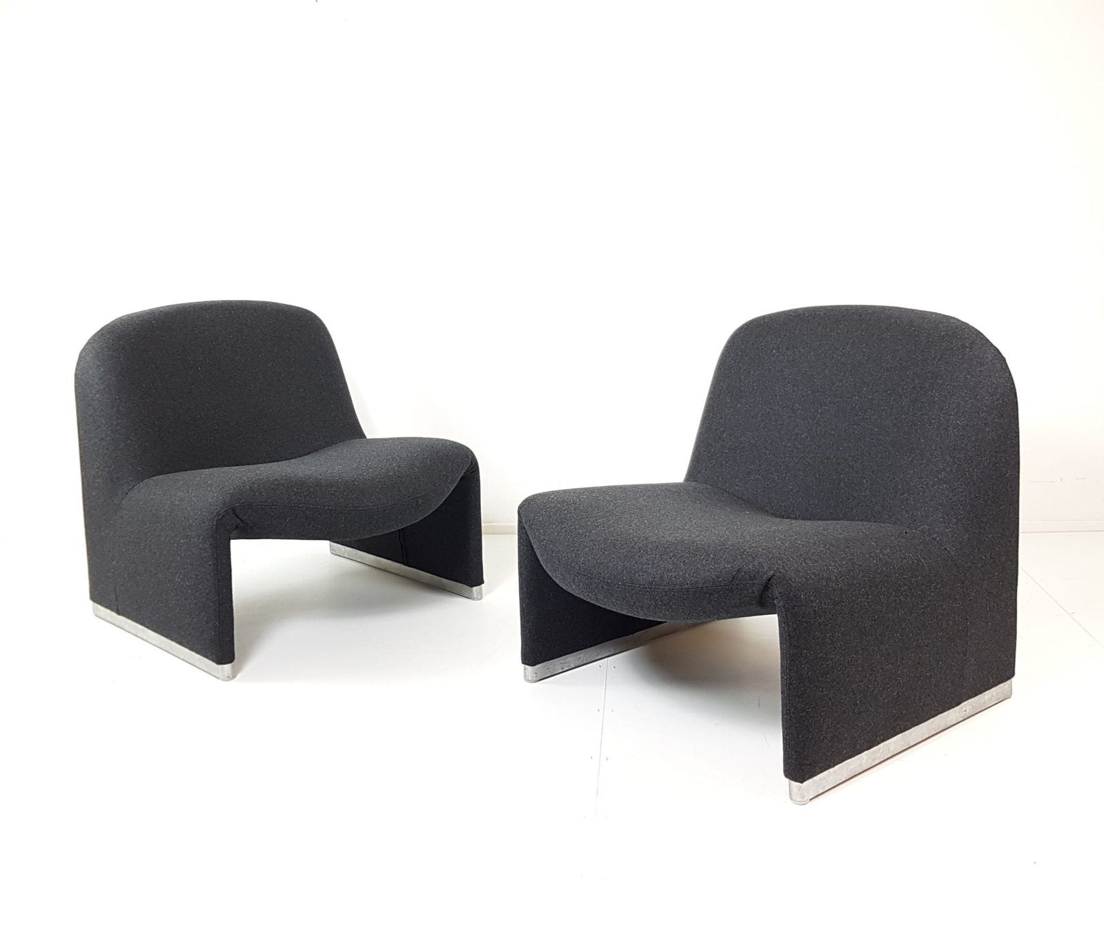 Vintage Artifort alky fauteuil | 2 fauteuils antraciet nieuw, Huis en Inrichting, Fauteuils, Minder dan 75 cm, Ophalen of Verzenden