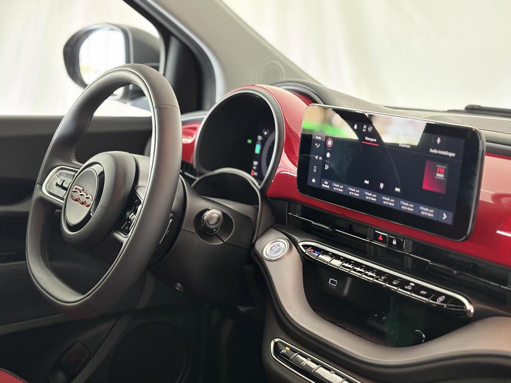 Fiat 500C Elektrisch Cabrio RED Edition | Apple-Android | Na, 15 min, Stof, 50 €/maand, 4 stoelen