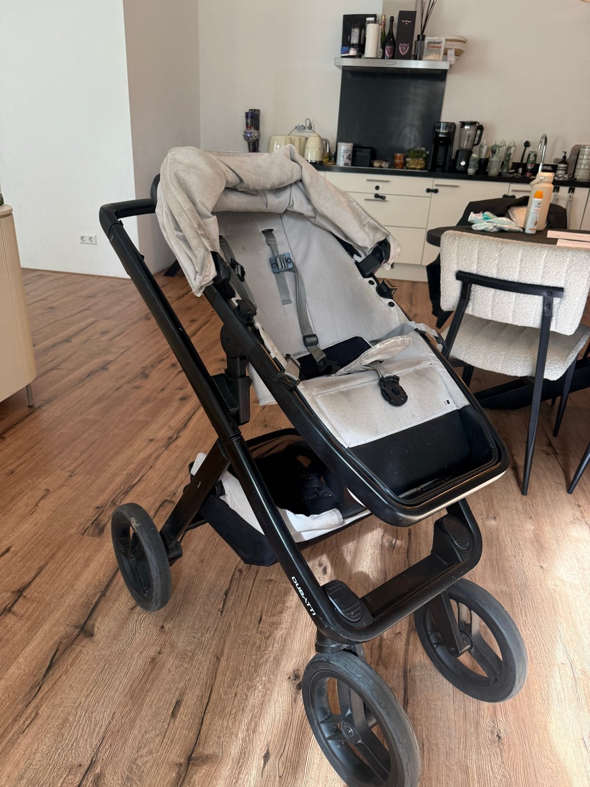 Dubatti One Kinderwagen - Beige/Zwart, Kinderen en Baby's, Kinderwagens en Combinaties, Gebruikt, Verstelbare duwstang, Ophalen