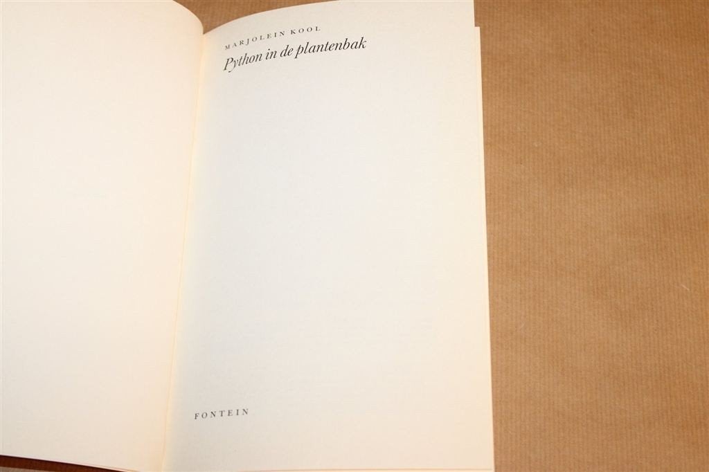 Python in de Plantenbak — Marjolein Kool, Gedichten 1993, Ophalen of Verzenden, Gelezen