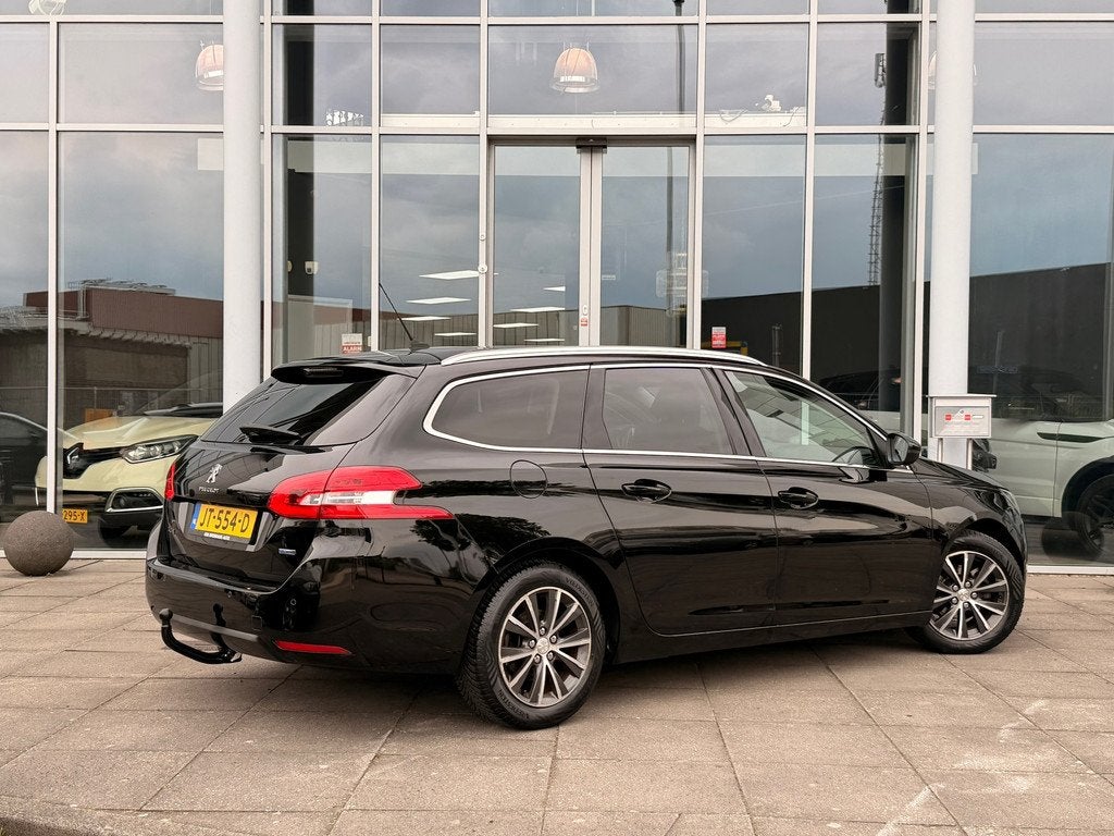 Peugeot 308 SW 1.2 PureTech Blue Lease Premium|Camera|Trekha, Gebruikt, 1199 cc, Zwart, Origineel Nederlands