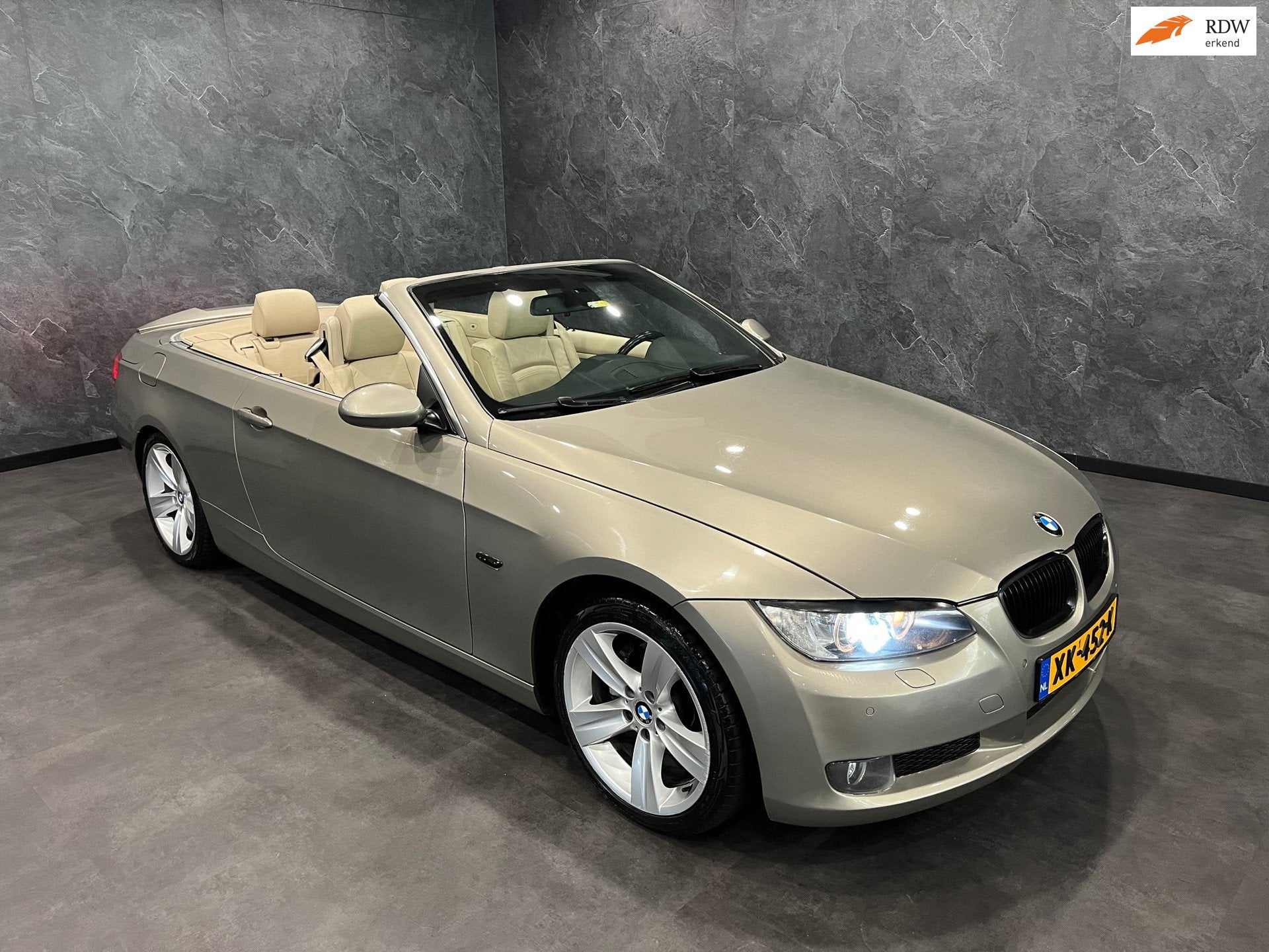 BMW 3-serie Cabrio 320i 170K LEER LED XENON PDC, Auto's, Beige, 4 cilinders, 4 stoelen, 163 pk