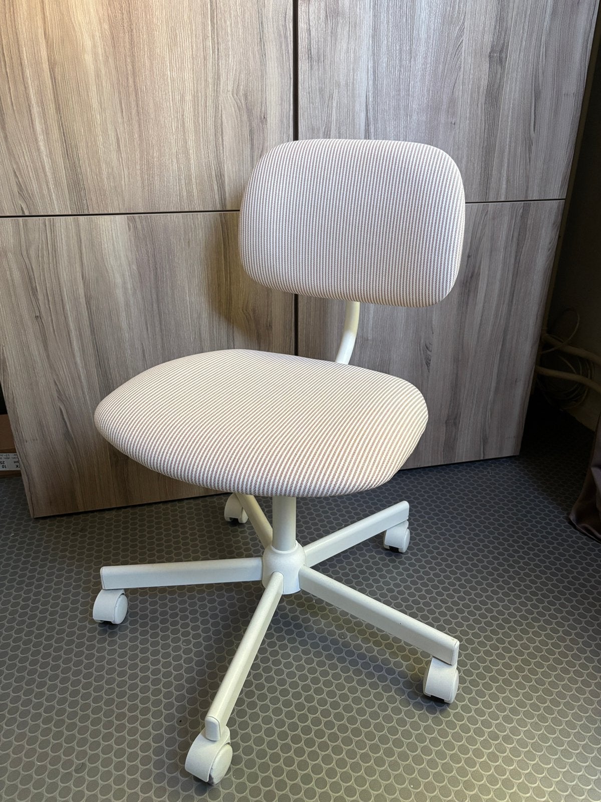 Ikea bleckberget bureaustoel in wit en oranjebruin, Huis en Inrichting, Bureaustoelen, Ophalen, Zo goed als nieuw, Wit