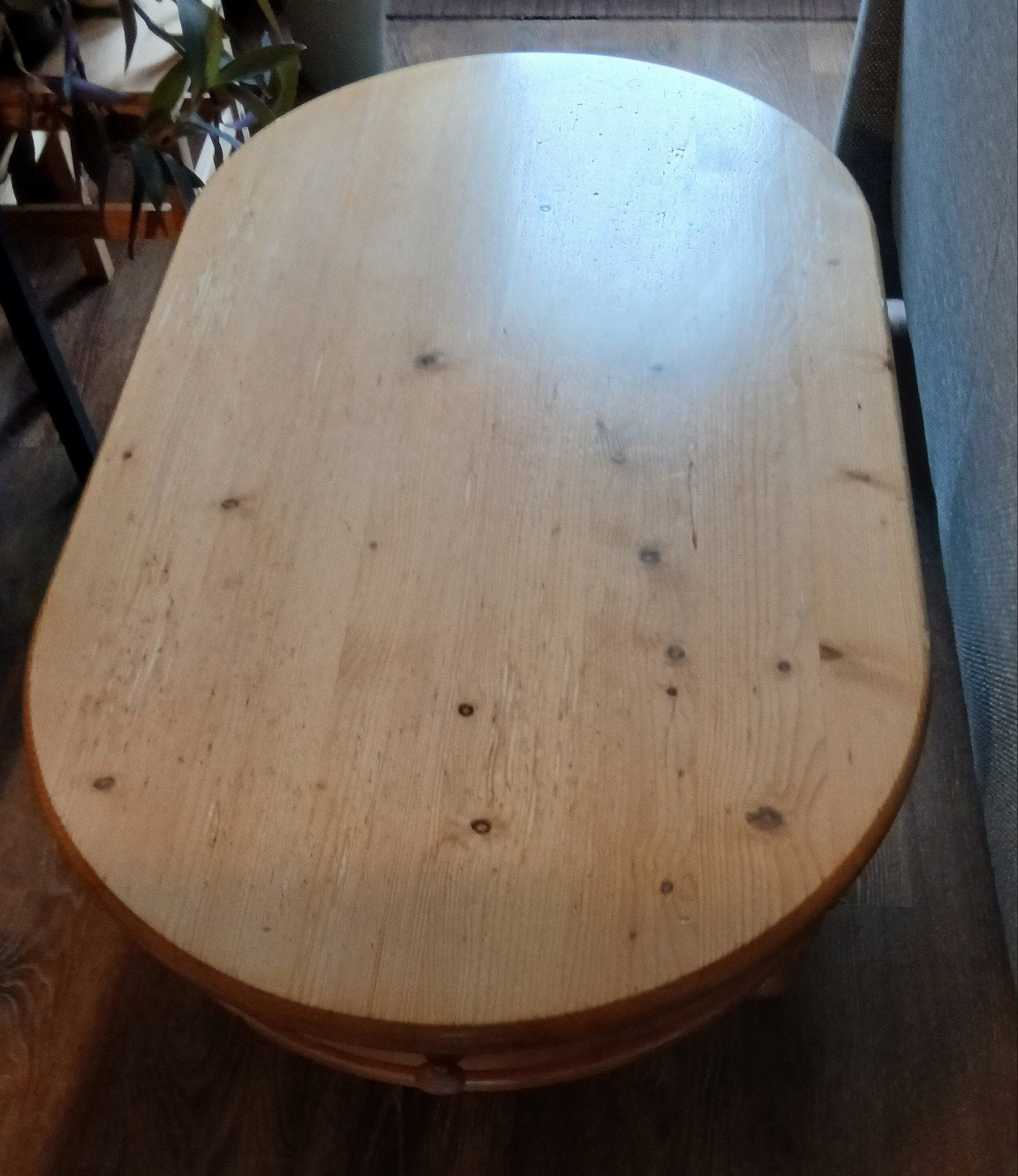 Ovale salontafel van geloogd grenenhout met lade, Ophalen, Gebruikt, 100 tot 150 cm, 50 tot 100 cm