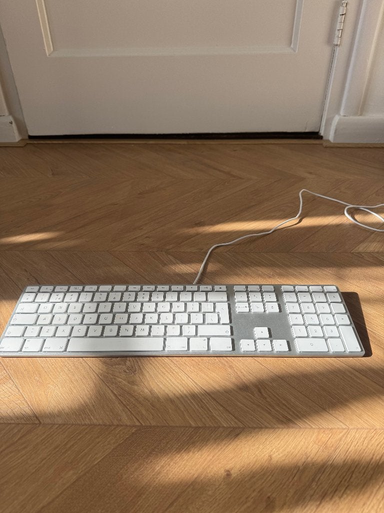 Apple Keyboard A1243 - Bedraad Qwerty Toetsenbord, Computers en Software, Verzenden, Zo goed als nieuw, Qwerty, APPLE