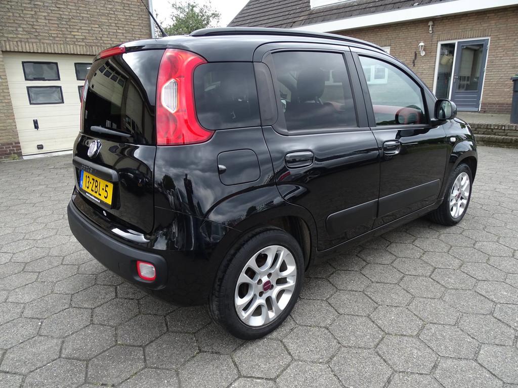 Fiat Panda 0.9 TwinAir Lounge AIRCO/BT/LMV/5 DEURS, Voorwielaandrijving, Euro 5, Zwart, Panda