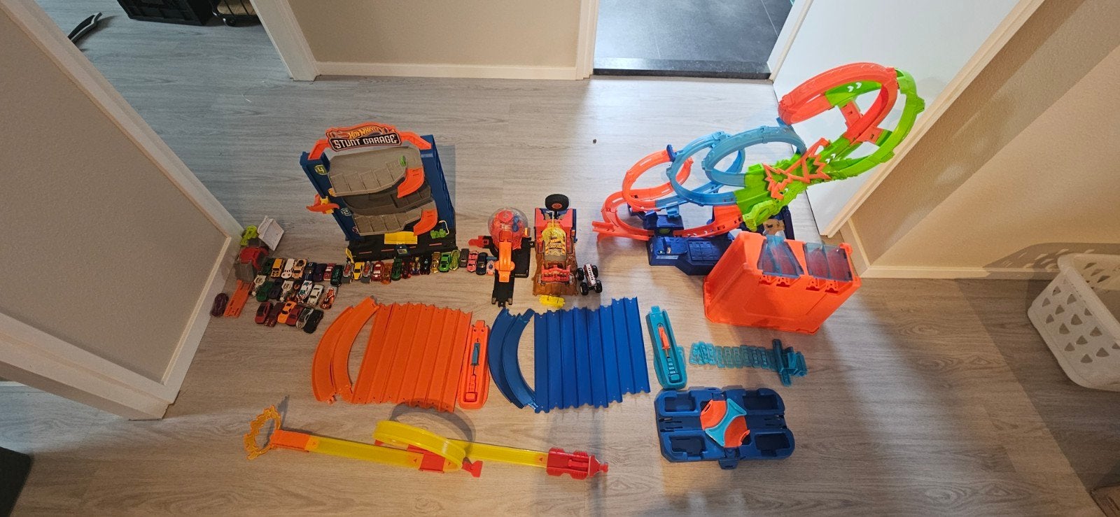 Grote Hot Wheels Set: Stunt Garage, Banen & Veel Auto's, Ophalen