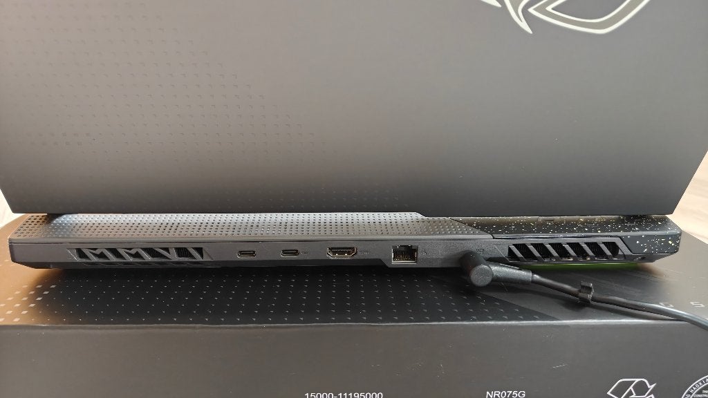 Foto 7 van ASUS ROG Strix G15 (144Hz) | Ryzen 7 | RTX 3050 + Doos & Bon