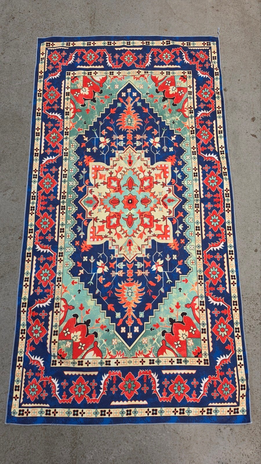 Vrolijk oosters tafel Tapijt - Blauw, Rood, Groen 77x147cm, Huis en Inrichting, Geel, 100 tot 150 cm, Zo goed als nieuw, 50 tot 100 cm