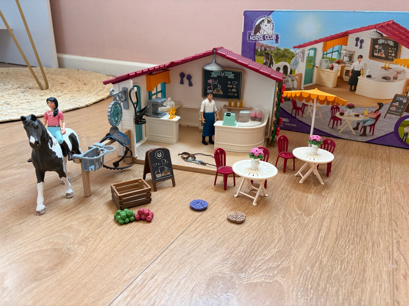 Schleich Horse Club Lakeside Café met paard en ruiter, Ophalen, Zo goed als nieuw, Jongen of Meisje