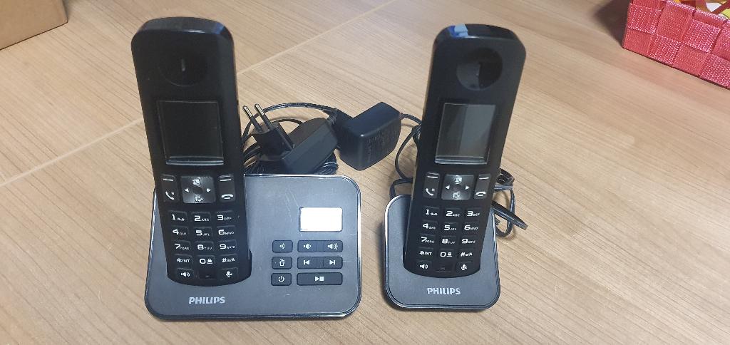 Dect telefoon Philips D605 Trio met antwoordapparaat, Ophalen of Verzenden, Zo goed als nieuw, 2 handsets