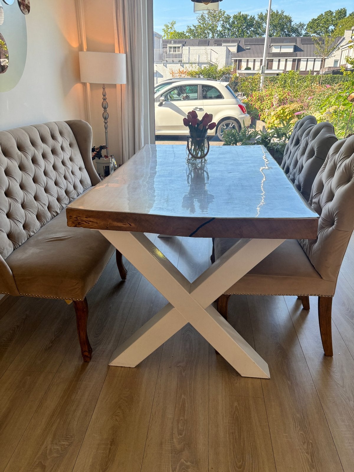 Landelijke eettafel en salontafel met epoxy en X-onderstel, Huis en Inrichting, Tafels | Eettafels, Ophalen, 100 tot 150 cm, Zo goed als nieuw