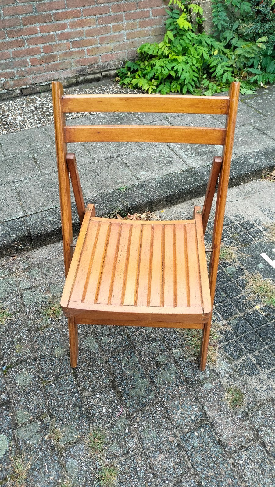 1x houten klapstoel - Handig en ruimtebesparend, Ophalen, Gebruikt, Bruin, Klassiek, Praktisch
