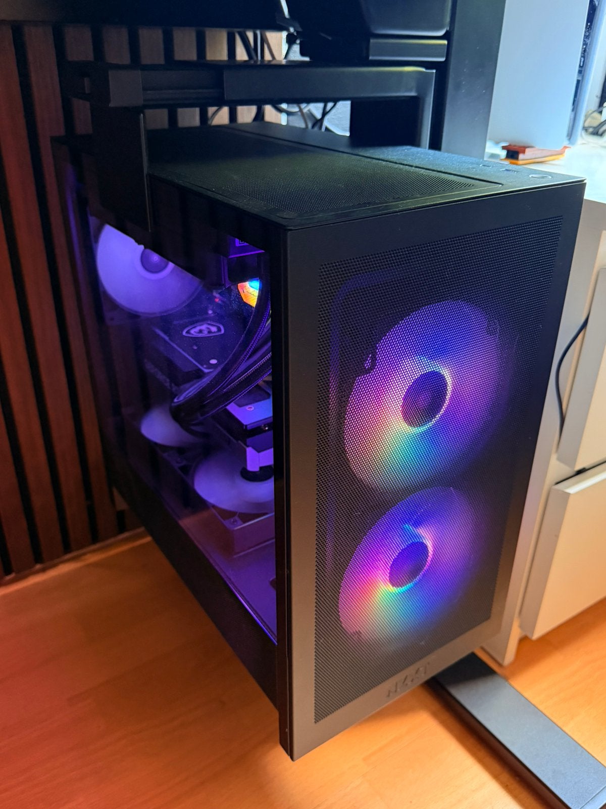 Game PC: 5070 & AMD Ryzen 7 9800X3D, Ophalen, Zo goed als nieuw, 4 Ghz of meer, SSD
