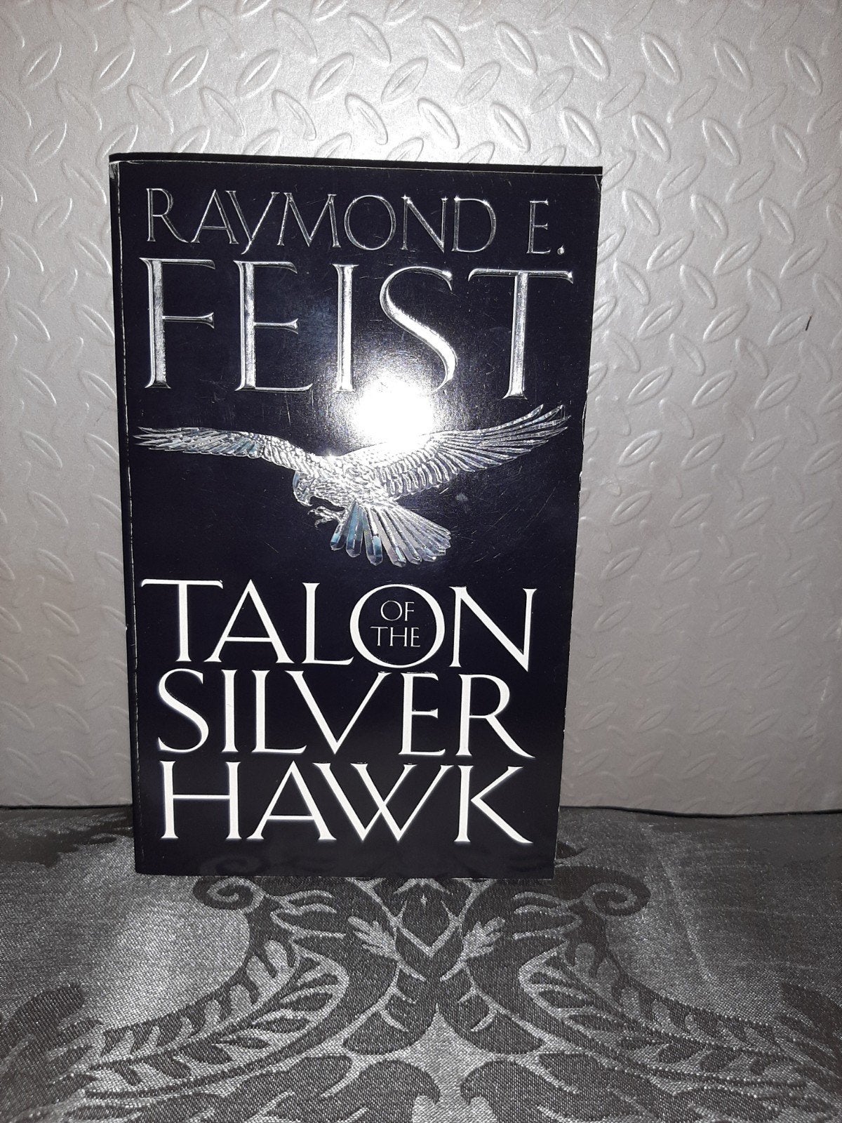 Talon of the Silver Hawk - Raymond E. Feist (Fantasy), Boeken, Ophalen of Verzenden, Gelezen, Raymond E. Feist
