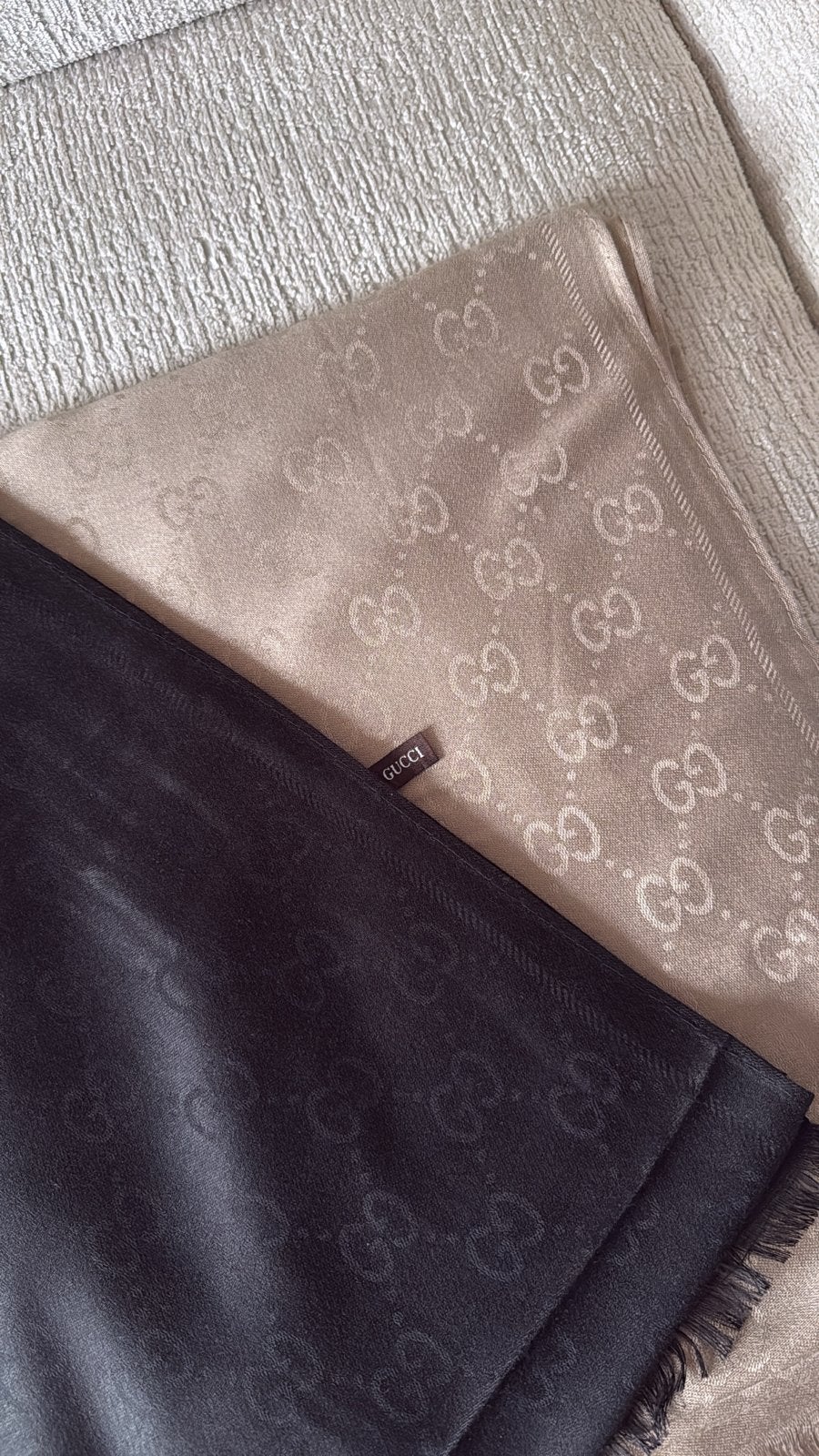 Gucci GG Sjaal - Goud!, Kleding | Dames, Mutsen, Sjaals en Handschoenen, Verzenden, Maat 46/48 (XL) of groter, Zo goed als nieuw