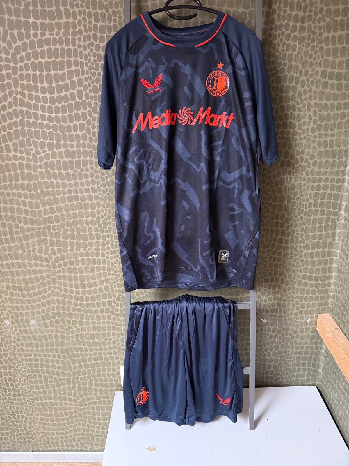 Feyenoord uit tenue 2026/2027 met sokken - Maat L, Maat 52/54 (L), Blauw, Nieuw, Ophalen of Verzenden