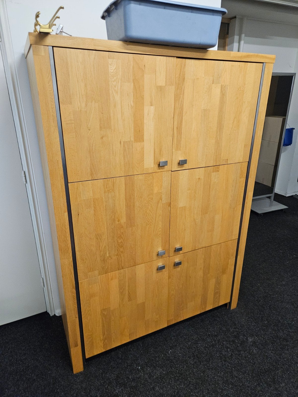 Massief houten kast met 6 deuren, Huis en Inrichting, Ophalen of Verzenden, Gebruikt