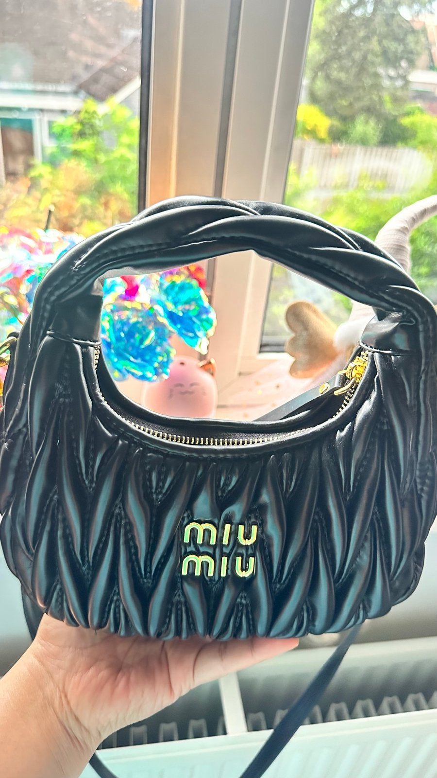 Miu Miu Hobo Tas Zwart - Nooit Gebruikt, Sieraden, Tassen en Uiterlijk, Tassen | Damestassen, Ophalen of Verzenden, Nieuw, Zwart