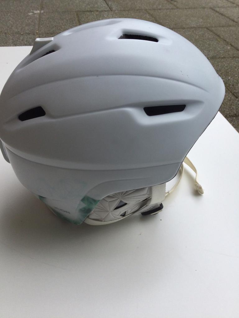 Witte Salomon Skihelm (Icon), Sport en Fitness, Skiën en Langlaufen, Zo goed als nieuw, Minder dan 100 cm, Ski's, Salomon