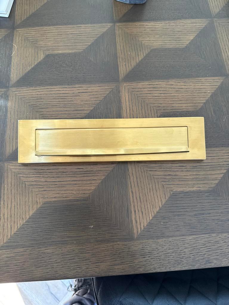 Brievenbusklep Geborsteld Messing - Made in Italy, Ophalen of Verzenden, Zo goed als nieuw, Metaal, Buitendeur