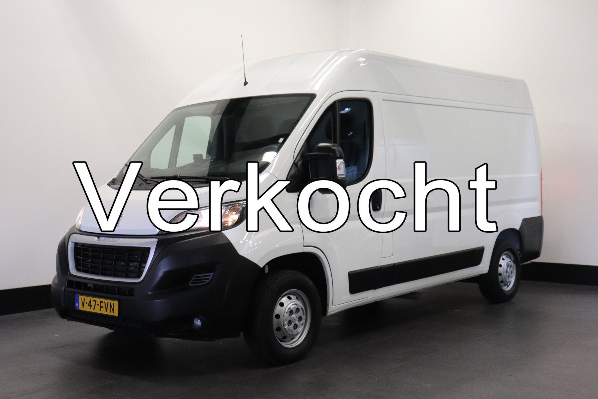 Peugeot Boxer 2.2 BlueHDi L2H2 140PK - EURO 6 - Airco - Navi, Auto's, Bestelauto's, Voorwielaandrijving, Stof, Gebruikt, 4 cilinders
