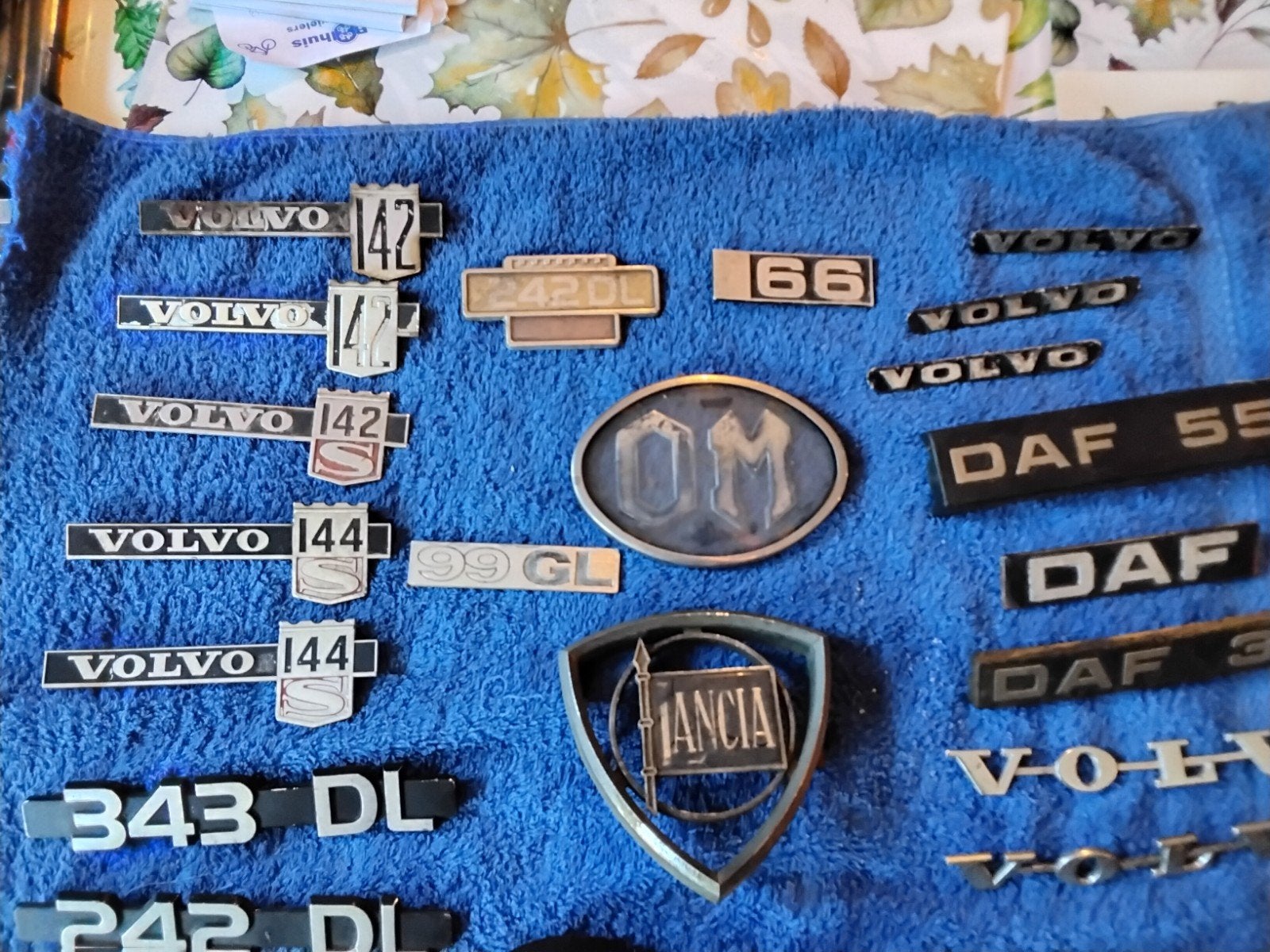 auto emblemen, Ophalen
