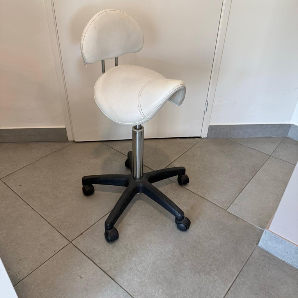Witte Zadelkruk met Rugleuning - Ergonomisch, Ophalen, Gebruikt, Wit, Bureaukruk