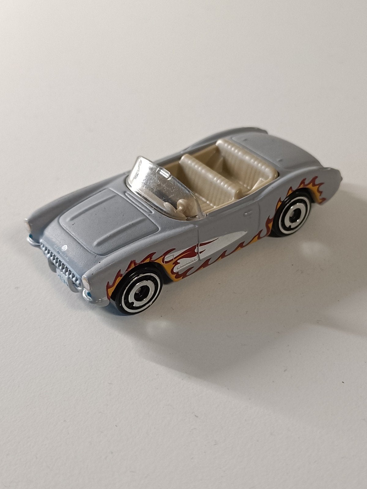 Hot Wheels Chevrolet Corvette C1 (1958) - Grijs met vlammen, Ophalen of Verzenden, Gebruikt, Auto