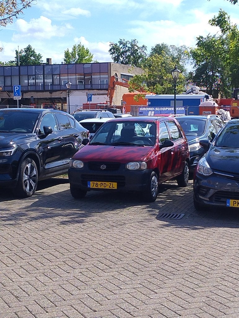 Suzuki Alto 1.1 16V 5d AGS 2004 Rood, Auto's, Voorwielaandrijving, 750 kg, 4 cilinders, 4 stoelen
