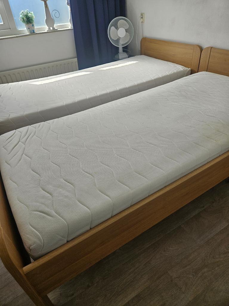 Eenpersoons bed, Ophalen, 90 cm, Eenpersoons, Bruin