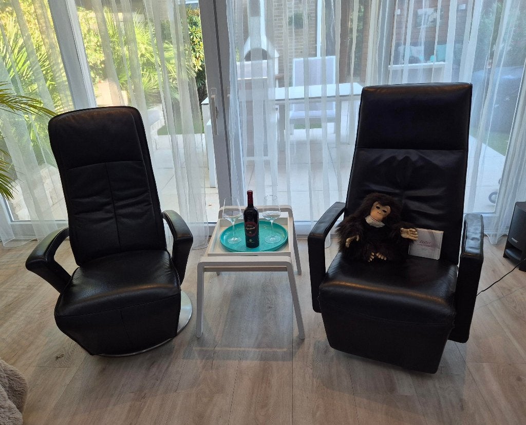 Relax Fauteuil - Draaibaar - Leer - Zwart - Elektrisch, Ophalen, Gebruikt, 50 tot 75 cm, Leer