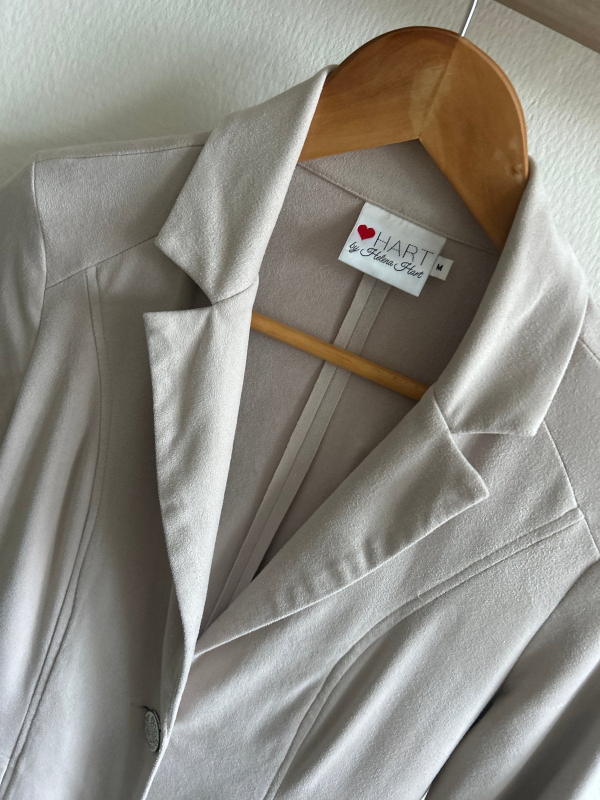 Helena Hart blazer suedine maat M in ecru, Kleding | Dames, Maat 38/40 (M), Beige, Ophalen of Verzenden, Zo goed als nieuw